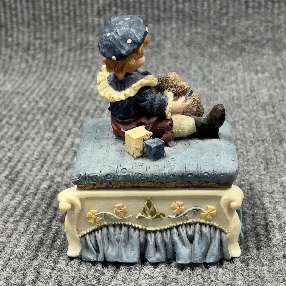 VTG Trinket Box‎ Holder Victorian Boy Bear Ball Room Decor Sitting Bed 5x4x3